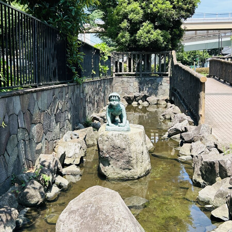 西府駅市川緑道の河童の像